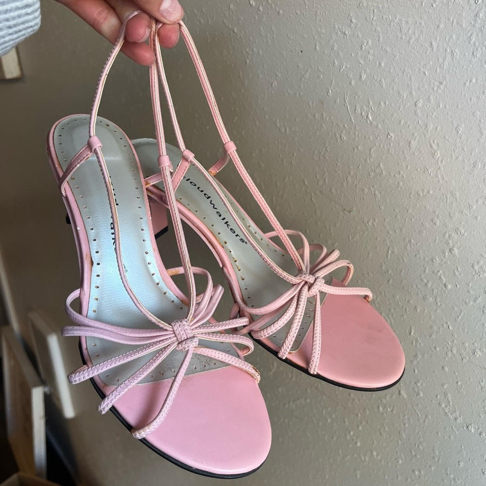 Y2K strappy sandals!